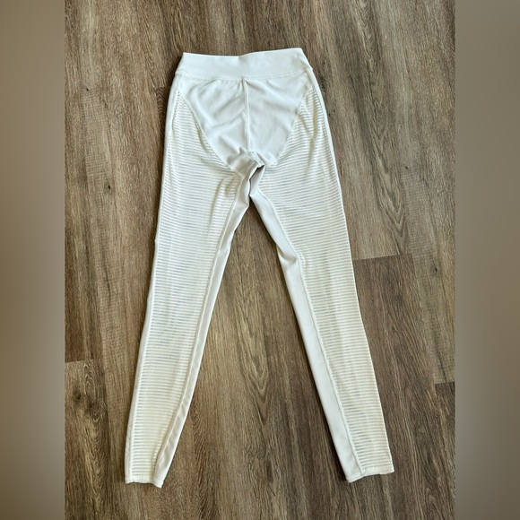 Alo Bone Cream Mesh Set Size Small High-Waist Legging & Short Sleeve Top - Picture 7 of 15